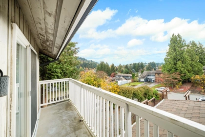 Entry Foyer Photo of 2725 Sandon Drive, Abbotsford, BC