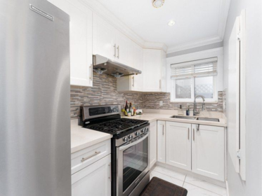 Primary Bedroom Photo of 7626 Hedley Avenue, Burnaby, BC