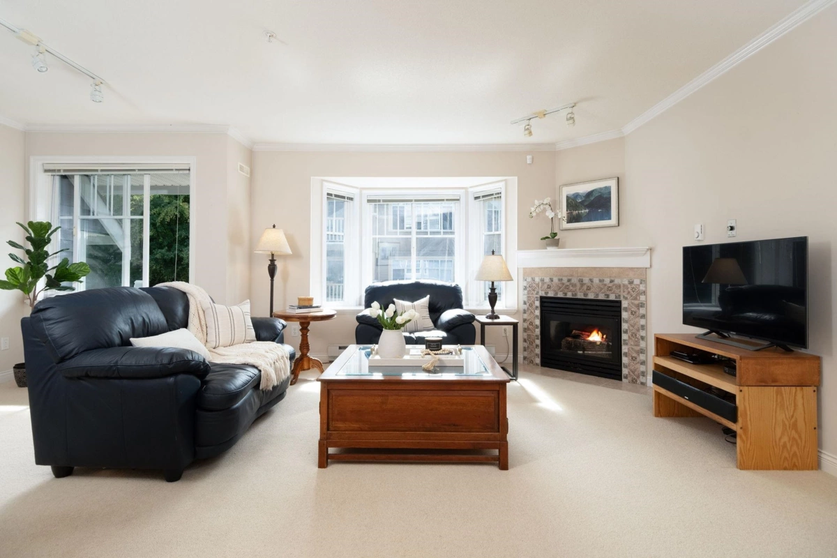 Family Room Photo of 651 St. Andrews Avenue, North Vancouver, BC