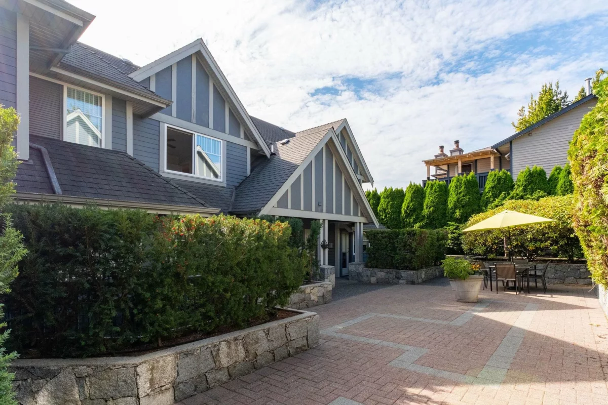 Front Yard Photo of 651 St. Andrews Avenue, North Vancouver, BC
