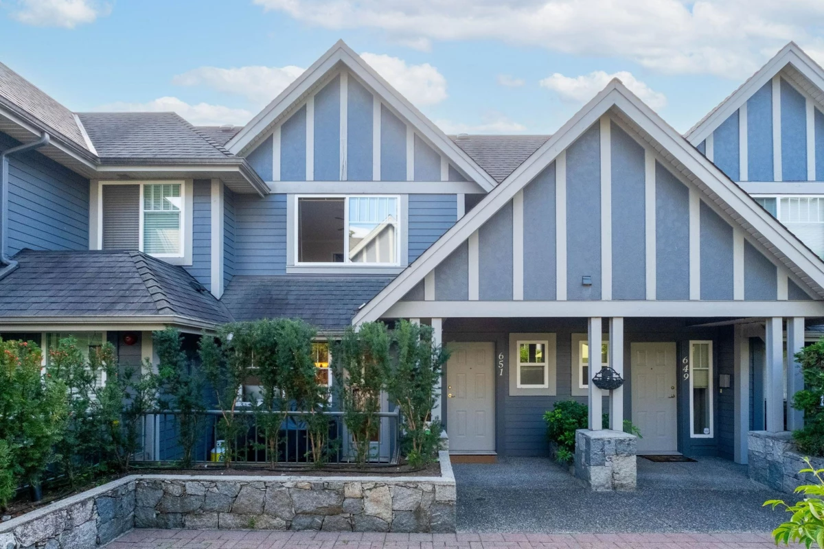 Garden / Landscaping Photo of 651 St. Andrews Avenue, North Vancouver, BC