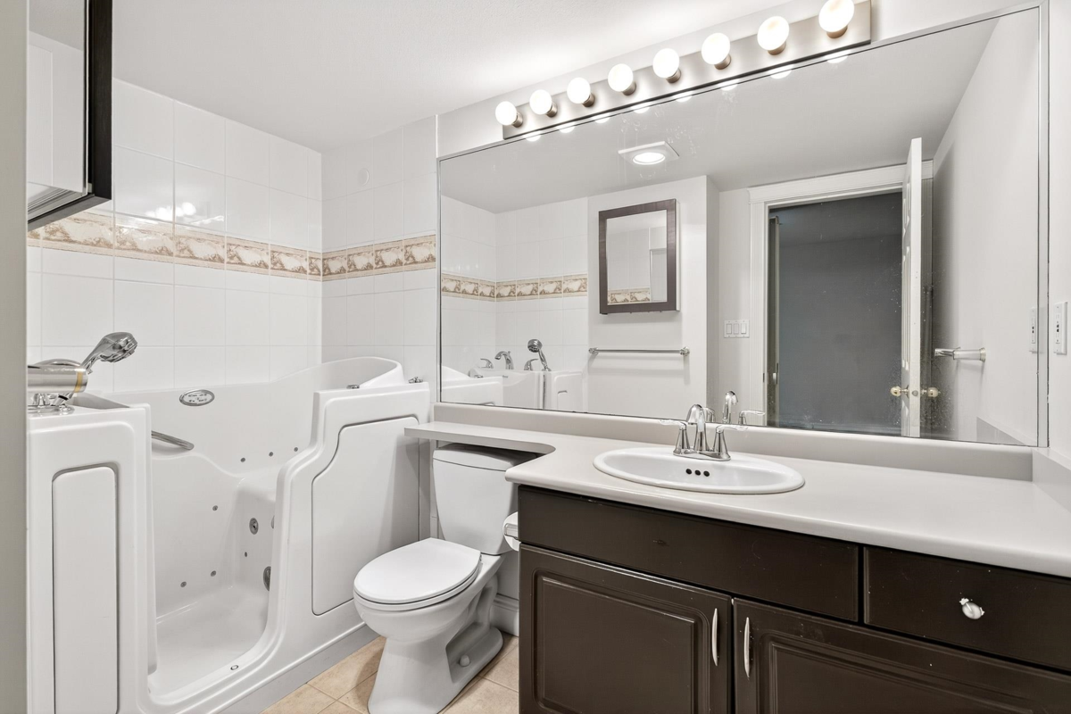 Entry Foyer Photo of 213 220 Newport Drive, Port Moody, BC