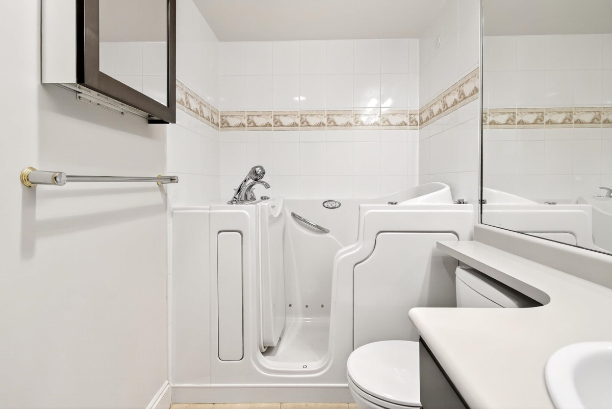 Hallway Photo of 213 220 Newport Drive, Port Moody, BC