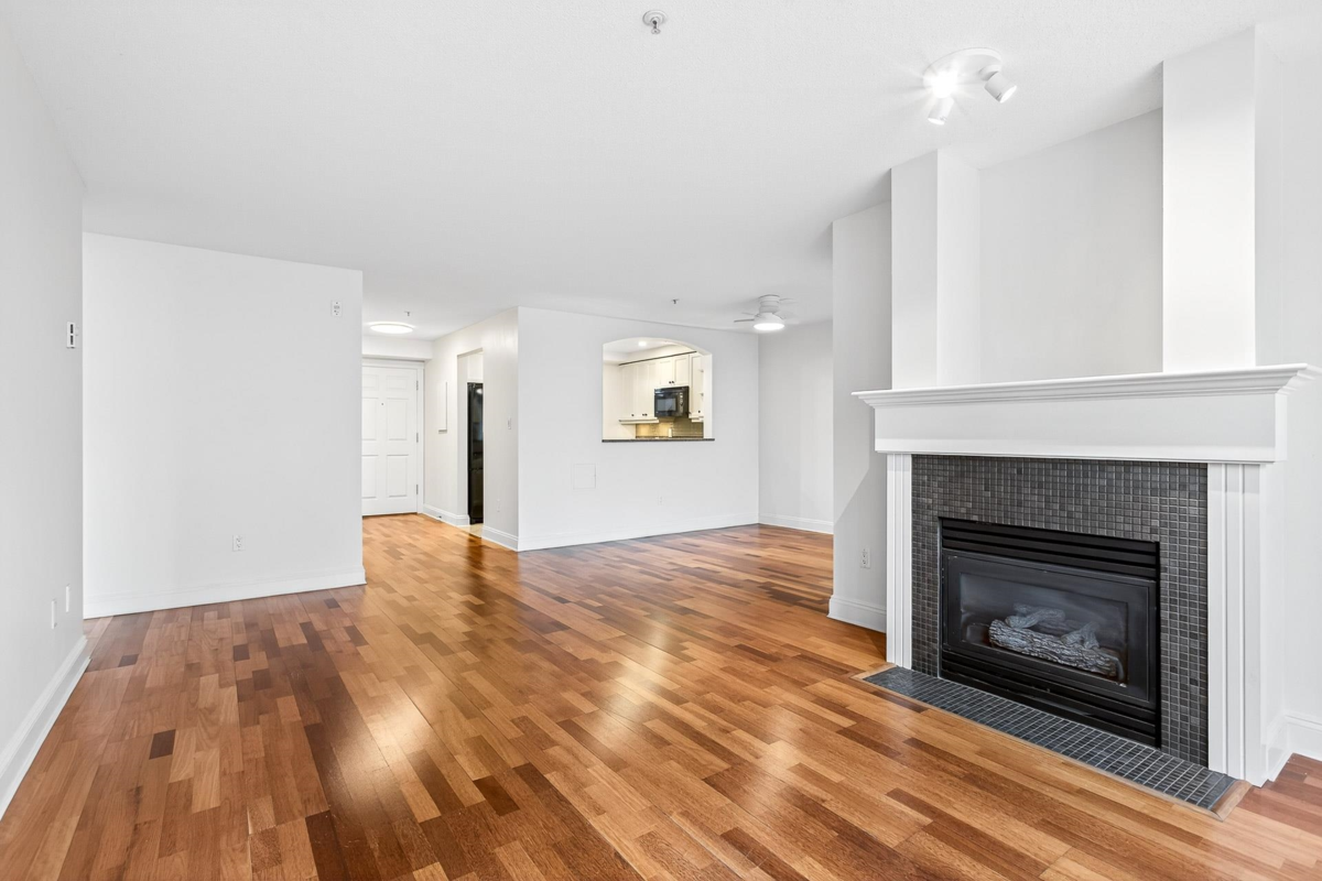 Kitchen Island Photo of 213 220 Newport Drive, Port Moody, BC
