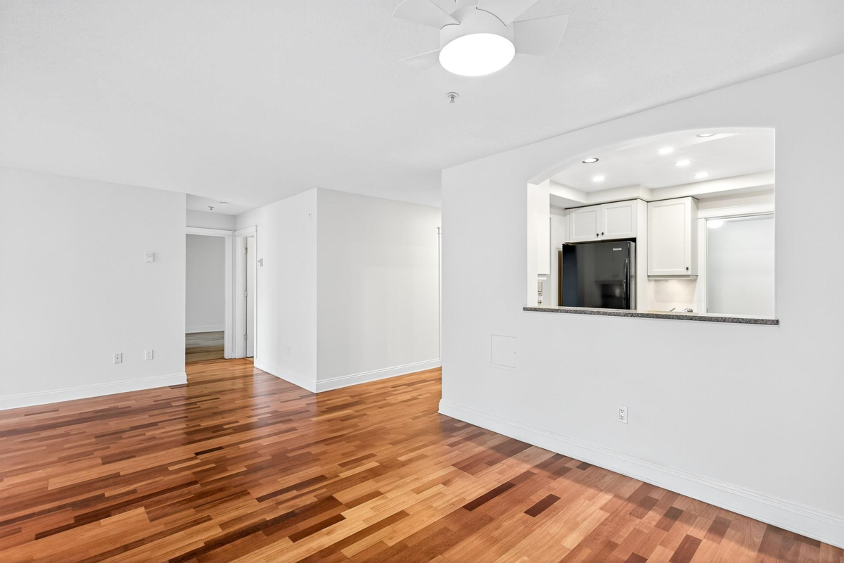 Primary Bathroom Photo of 213 220 Newport Drive, Port Moody, BC