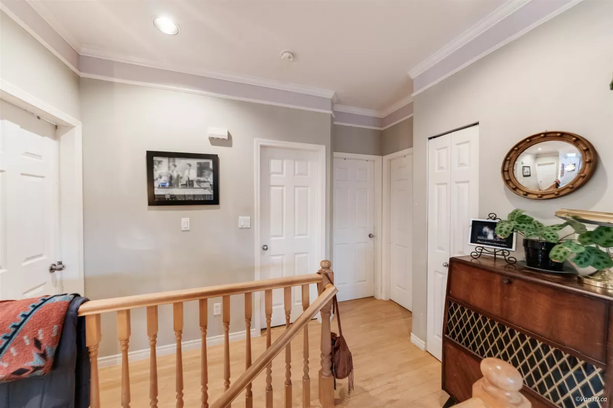 Kitchen Island Photo of 5093 Highgate Street, Vancouver, BC