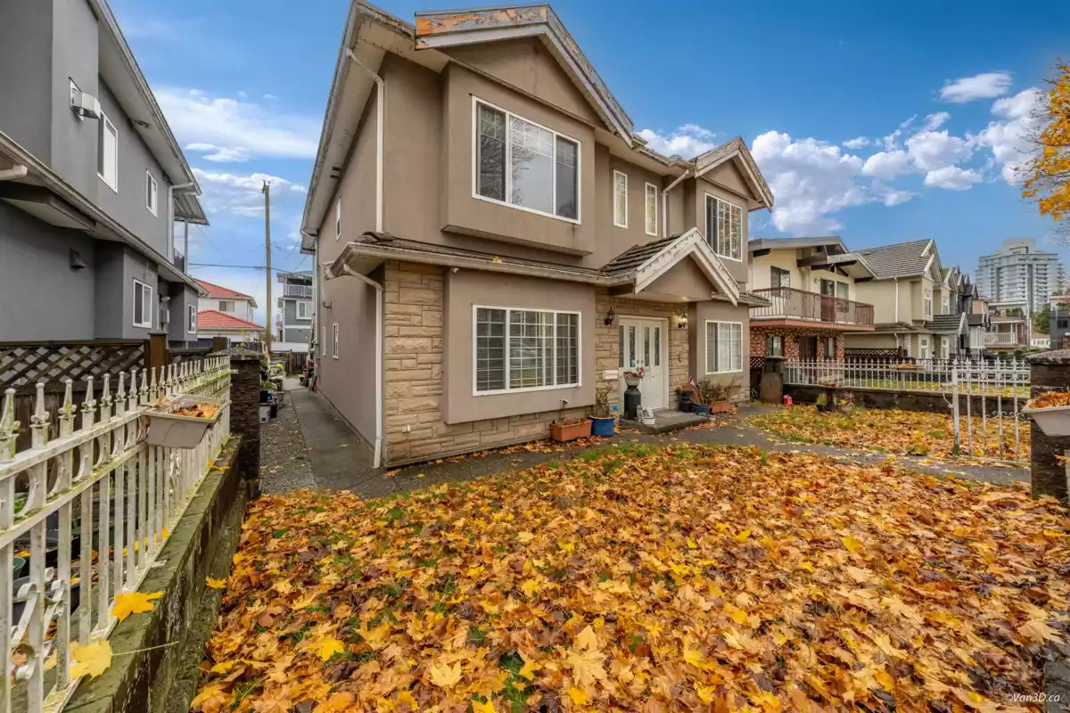 Living Room Photo of 5093 Highgate Street, Vancouver, BC