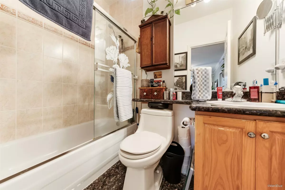 Powder Room Photo of 5093 Highgate Street, Vancouver, BC