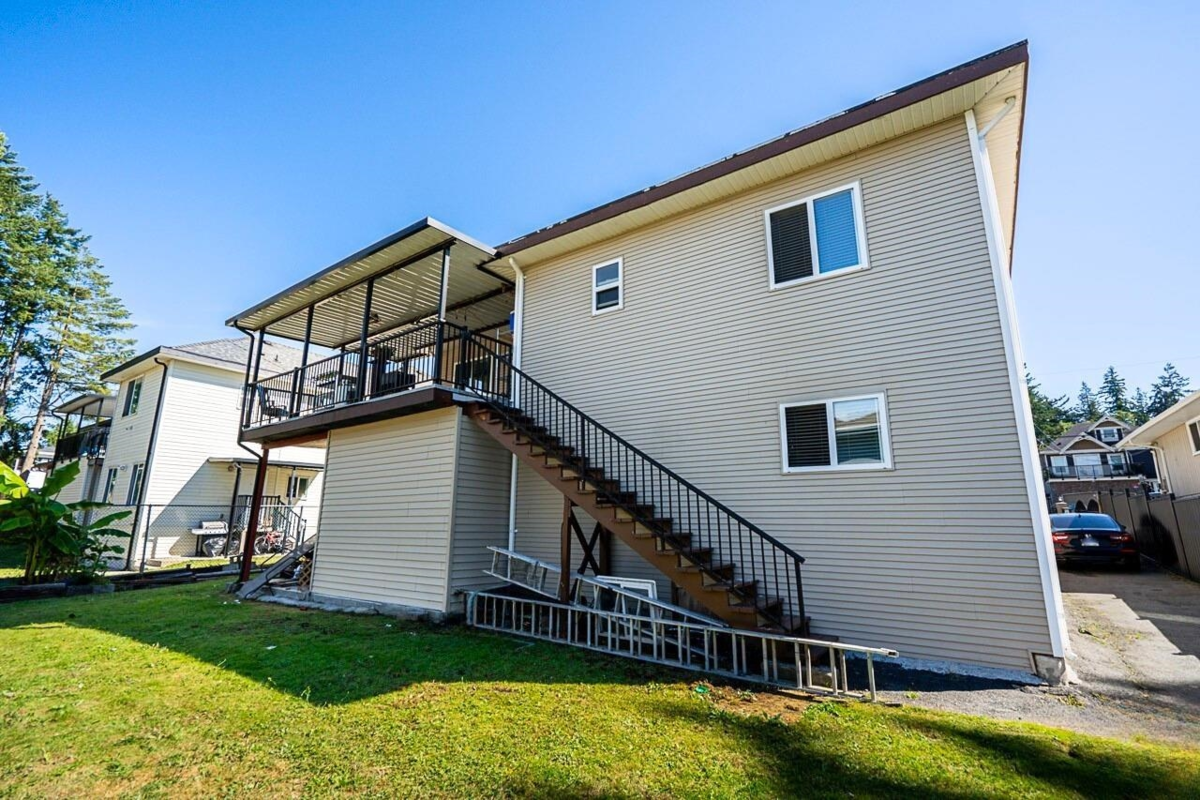 Backyard Photo of 12967 106a Avenue, Surrey, BC