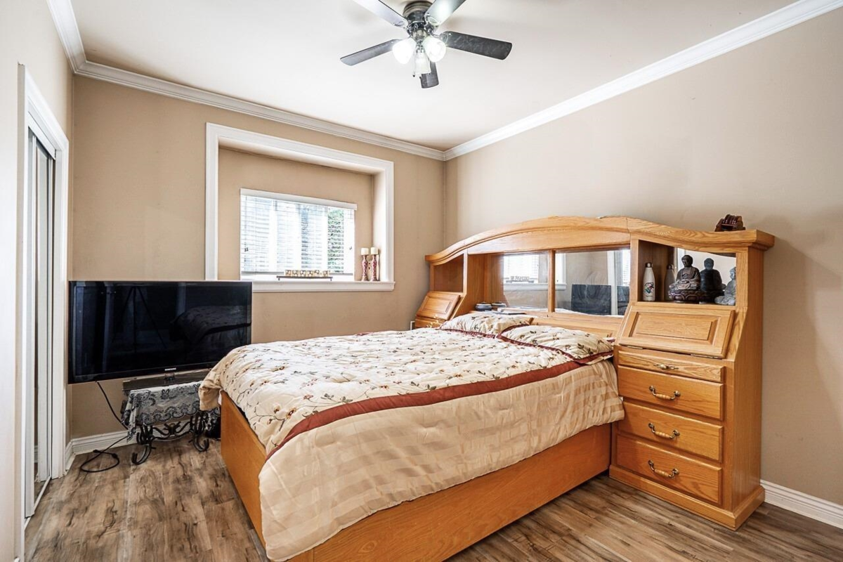 Basement Recreation Room Photo of 12967 106a Avenue, Surrey, BC