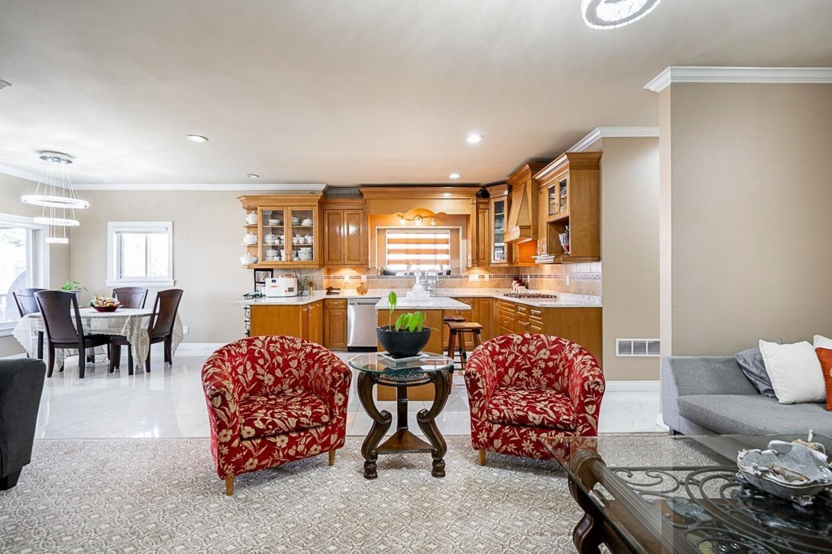 Dining Area Photo of 12967 106a Avenue, Surrey, BC