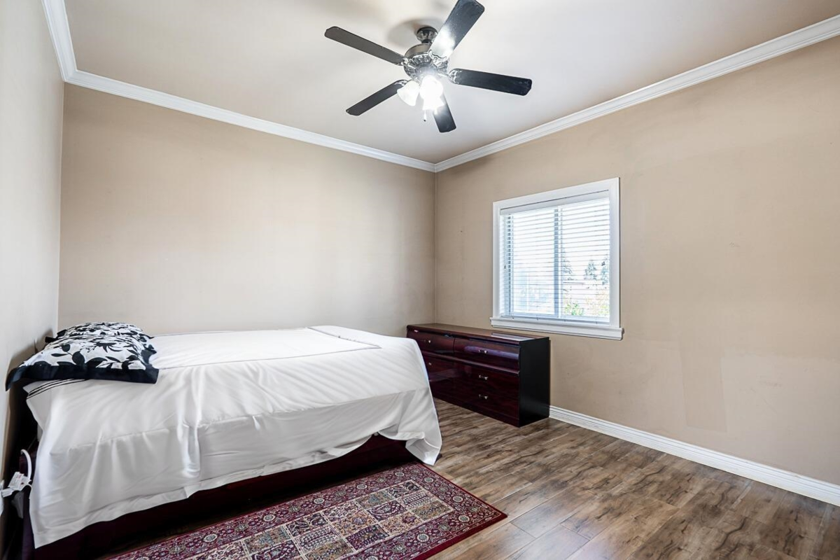 Guest Bathroom Photo of 12967 106a Avenue, Surrey, BC