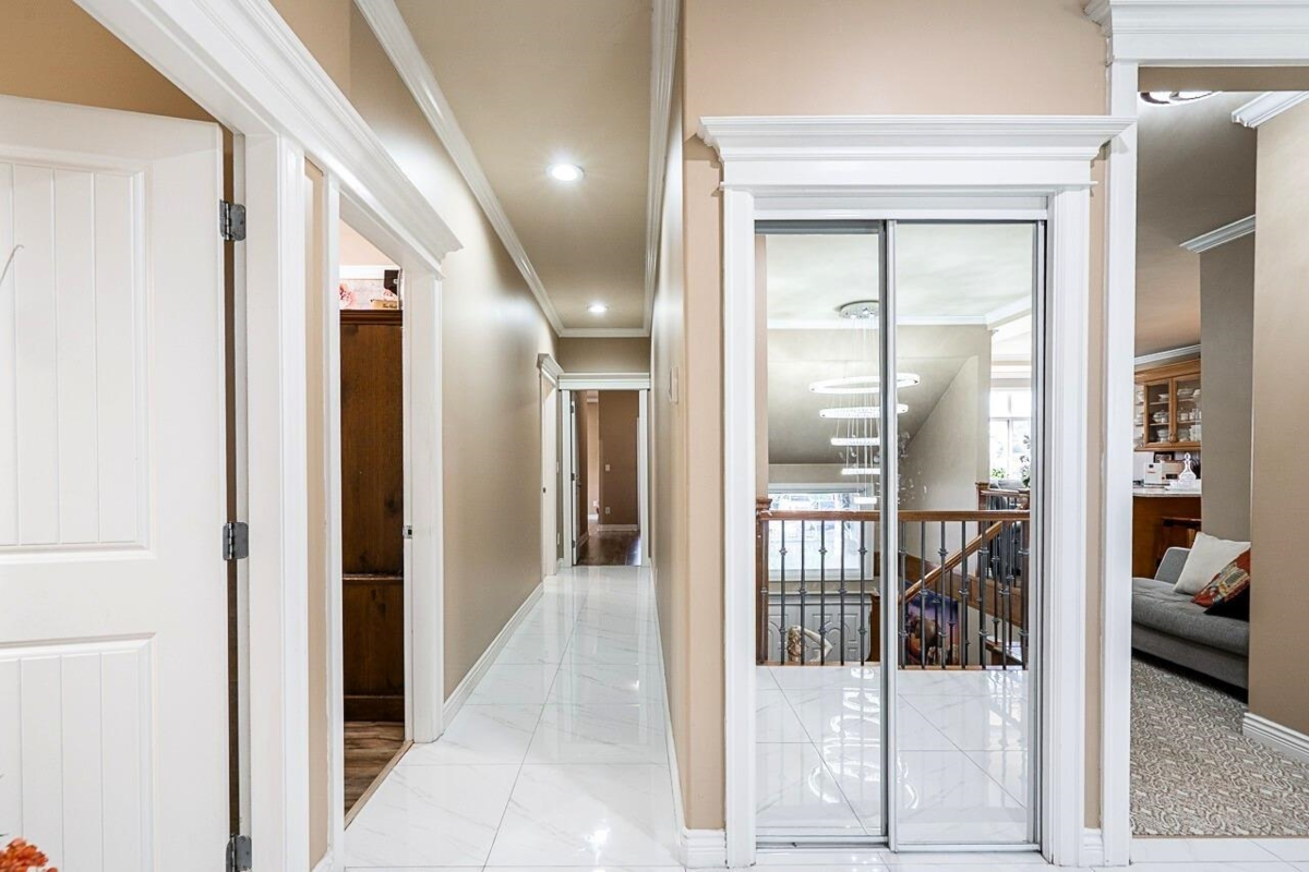 Laundry Room Photo of 12967 106a Avenue, Surrey, BC