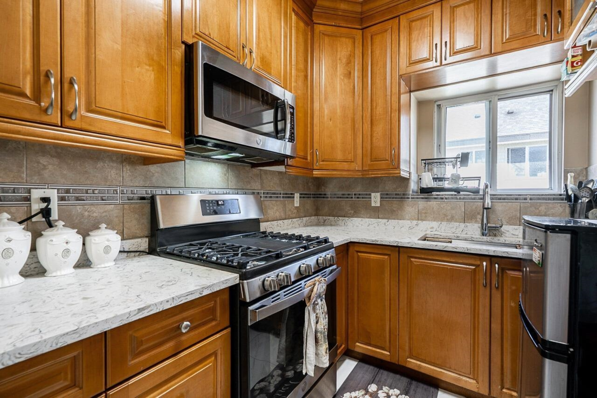 Primary Bedroom Photo of 12967 106a Avenue, Surrey, BC