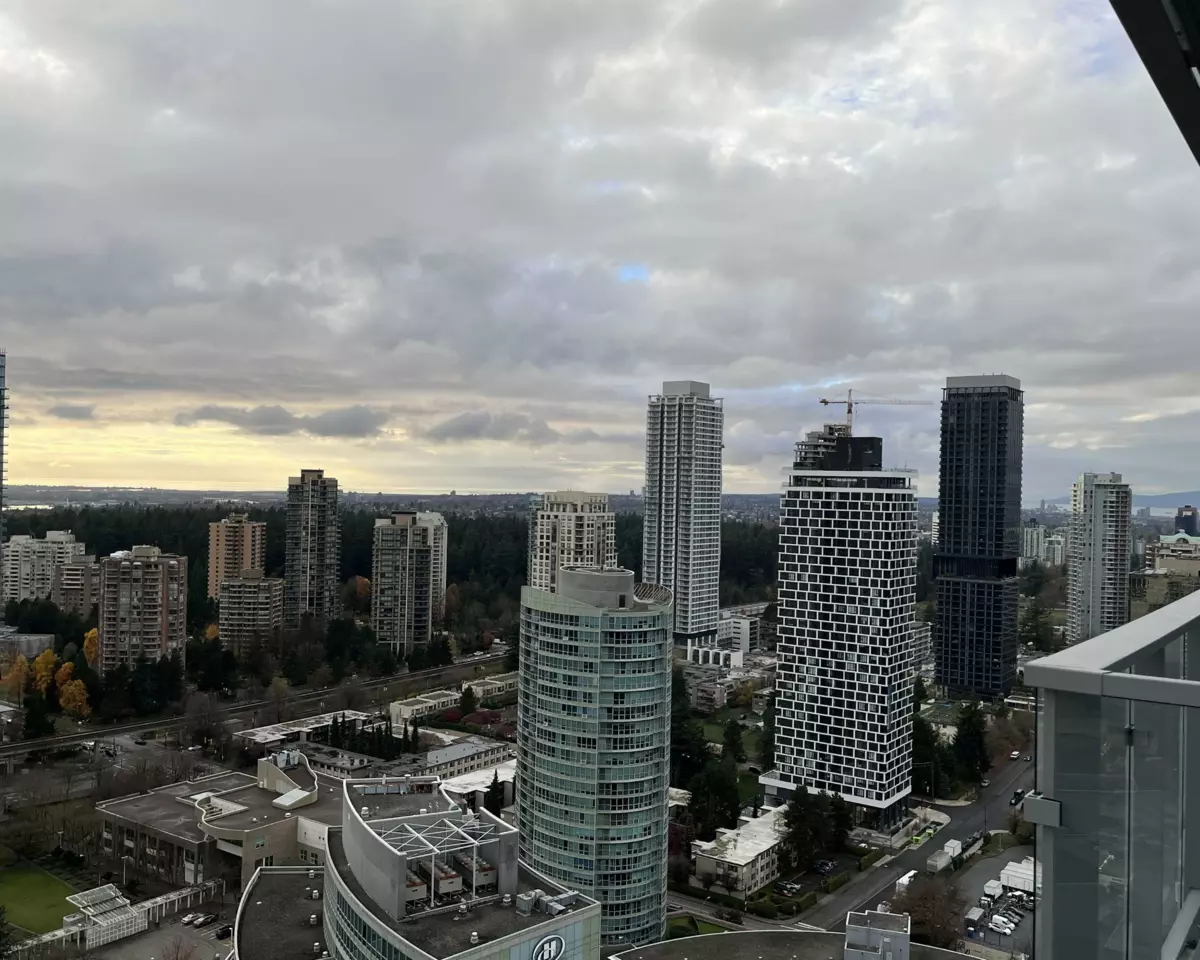 Walk-In Closet Photo of 3003 6000 Mckay Avenue, Burnaby, BC