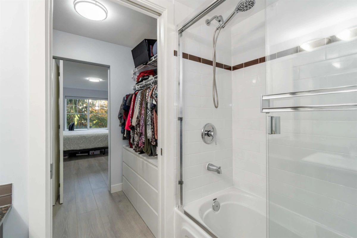 Guest Bathroom Photo of 209 1969 Westminster Avenue, Port Coquitlam, BC