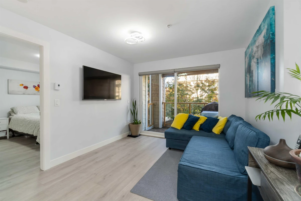 Kitchen Island Photo of 209 1969 Westminster Avenue, Port Coquitlam, BC