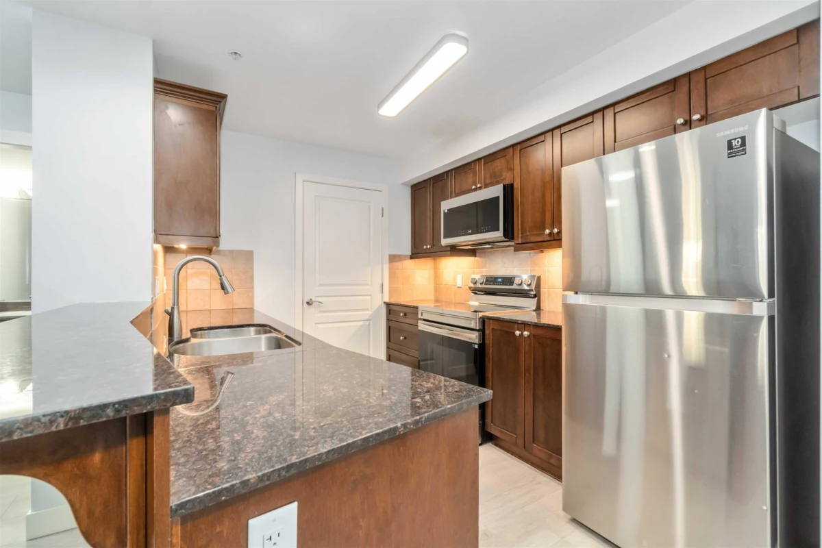 Primary Bathroom Photo of 209 1969 Westminster Avenue, Port Coquitlam, BC