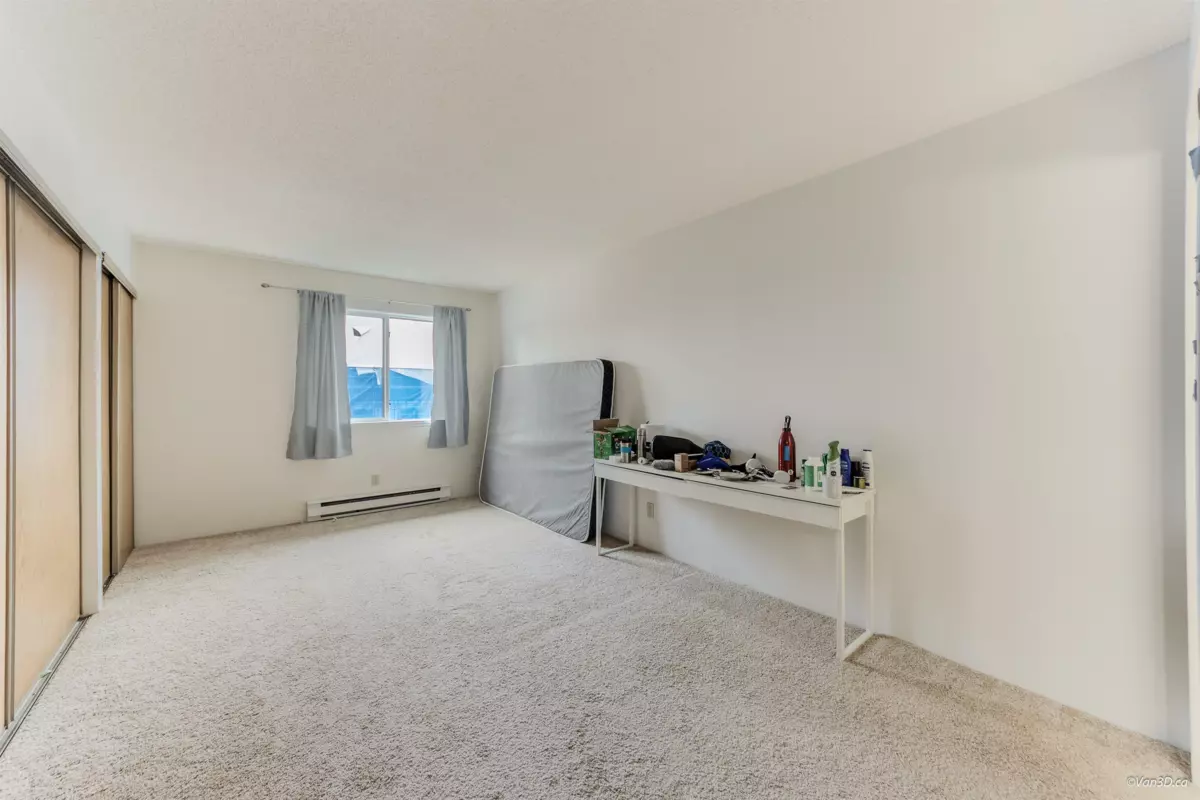 Breakfast Nook Photo of 203 7162 133a Street, Surrey, BC