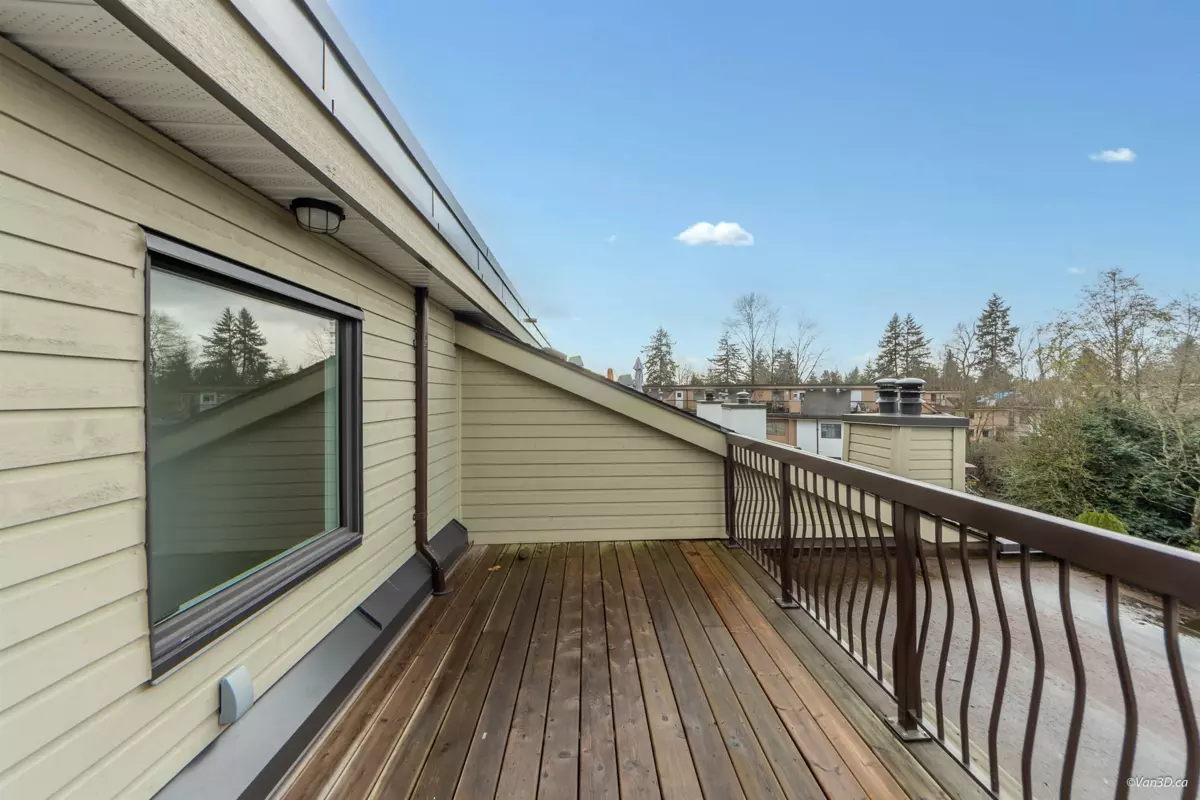 Walk-In Closet Photo of 203 7162 133a Street, Surrey, BC