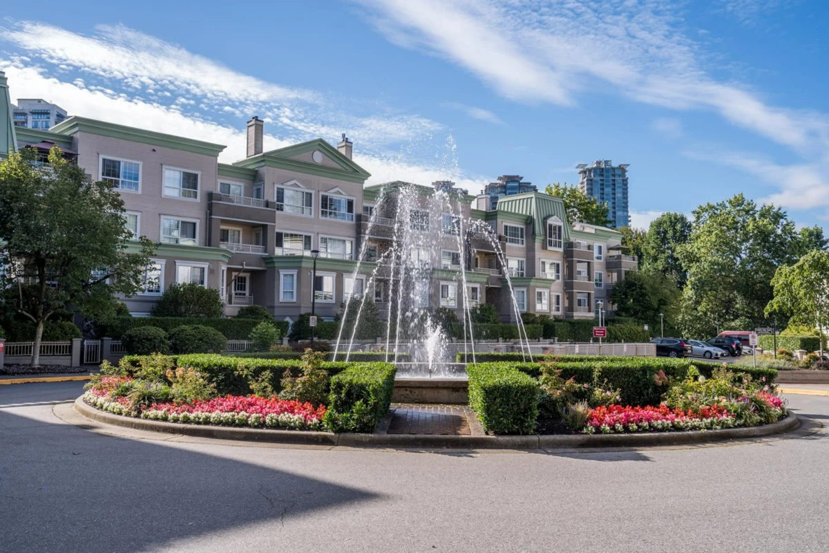 Breakfast Nook Photo of 206 2975 Princess Crescent, Coquitlam, BC