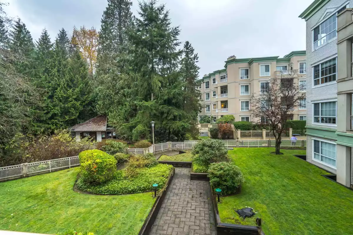 Dining Area Photo of 206 2975 Princess Crescent, Coquitlam, BC