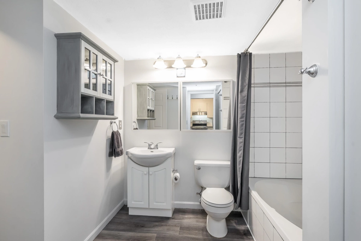 Entry Foyer Photo of 206 2975 Princess Crescent, Coquitlam, BC