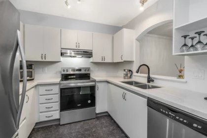 206 2975 Princess Crescent, Coquitlam, BC, Coquitlam — Apartment/Condo for sale