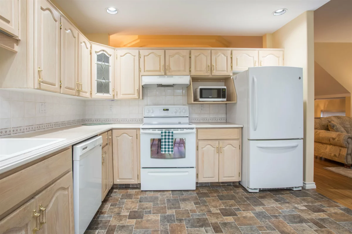 Primary Bedroom Photo of 21 22488 116 Avenue, Maple Ridge, BC