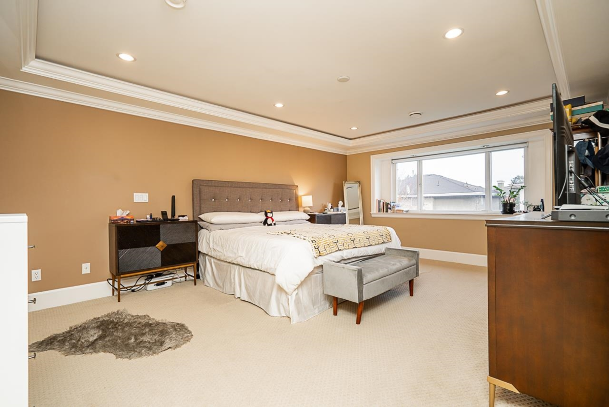 Entry Foyer Photo of 8800 Moore Road, Richmond, BC