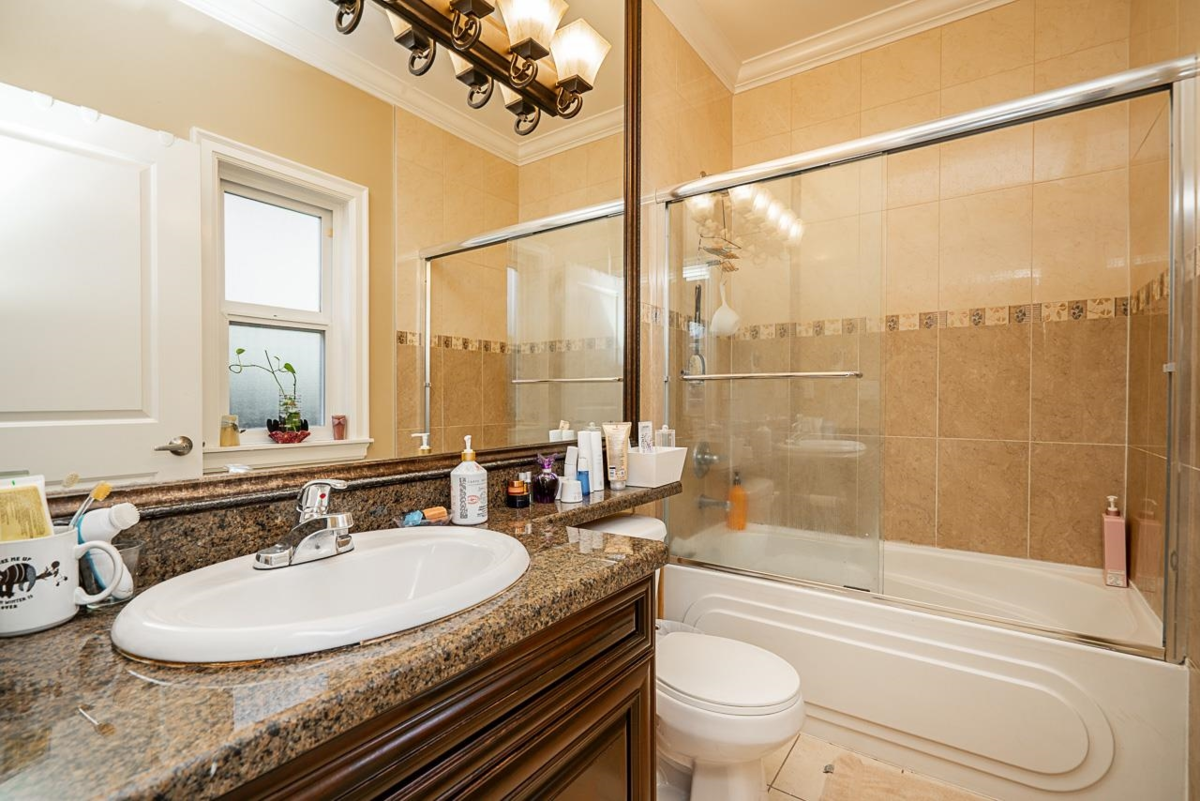 Laundry Room Photo of 8800 Moore Road, Richmond, BC