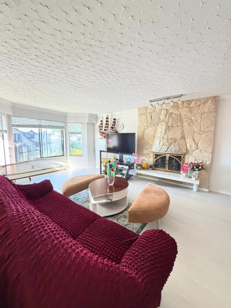 Dining Area Photo of 4421 Parker Street, Burnaby, BC