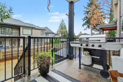 Backyard Photo of 15648 82 Avenue, Surrey, BC