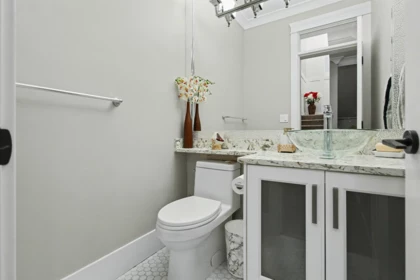 Kitchen Photo of 15648 82 Avenue, Surrey, BC