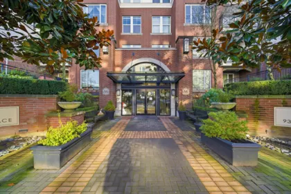 117 9388 Mckim Way, Richmond, BC, West Cambie — 3 bed apartment/condo for sale