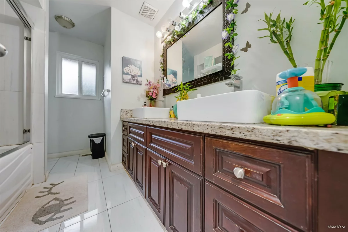 Garage Interior Photo of 14436 102b Avenue, Surrey, BC