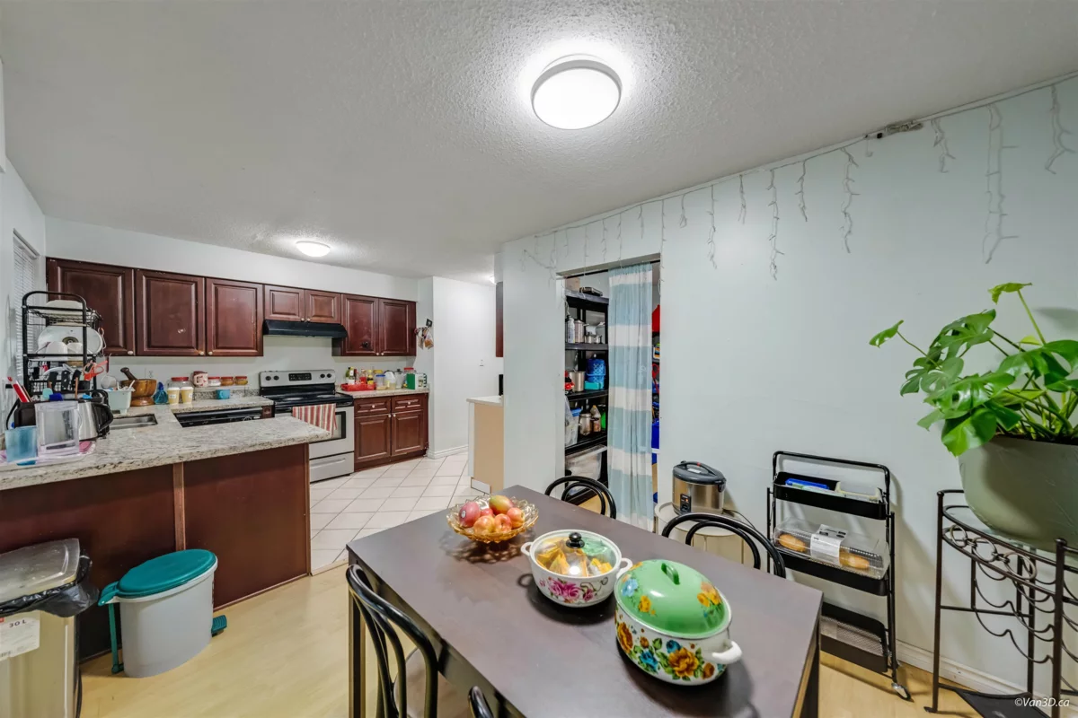 Office / Den Photo of 14436 102b Avenue, Surrey, BC