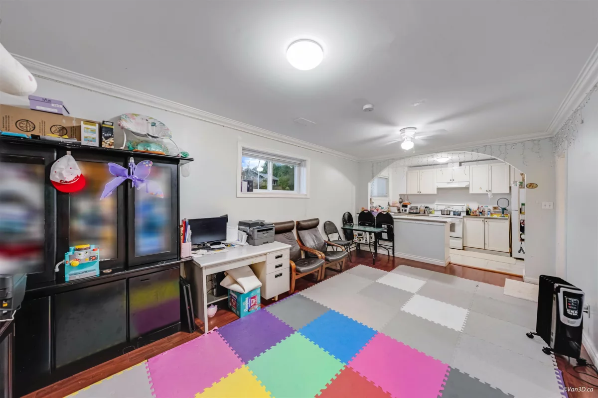 Powder Room Photo of 14436 102b Avenue, Surrey, BC