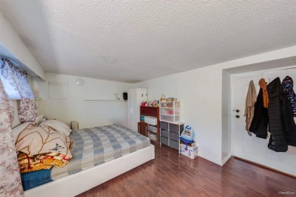 Mudroom Photo of 14436 102b Avenue, Surrey, BC