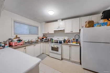 Walk-In Closet Photo of 14436 102b Avenue, Surrey, BC