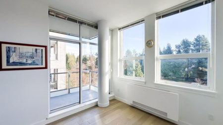 Breakfast Nook Photo of 302 6733 Cambie Street, Vancouver, BC