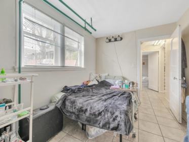 Swimming Pool Photo of 482 W 17th Avenue, Vancouver, BC