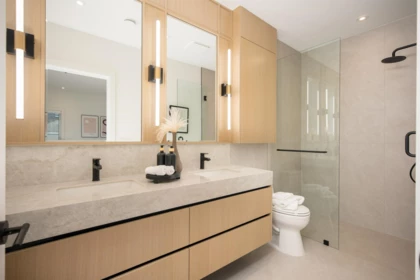 Entry Foyer Photo of 7380 Maple Street, Vancouver, BC