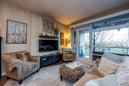 208 1616 Columbia Street, Vancouver, BC, False Creek — 1 bed apartment/condo for sale