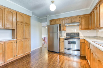 Kitchen Photo of 13095 65a Avenue, Surrey, BC