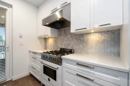 Kitchen Island Photo of 401 33540 Mayfair Avenue, Abbotsford, BC
