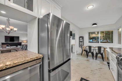 Entry Foyer Photo of 295 N Gamma Avenue, Burnaby, BC