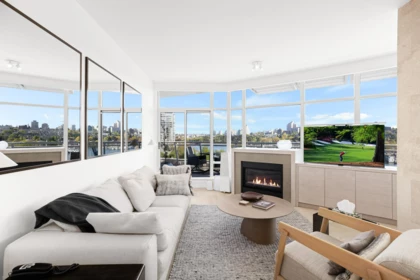 701 628 Kinghorne Mews, Vancouver, BC