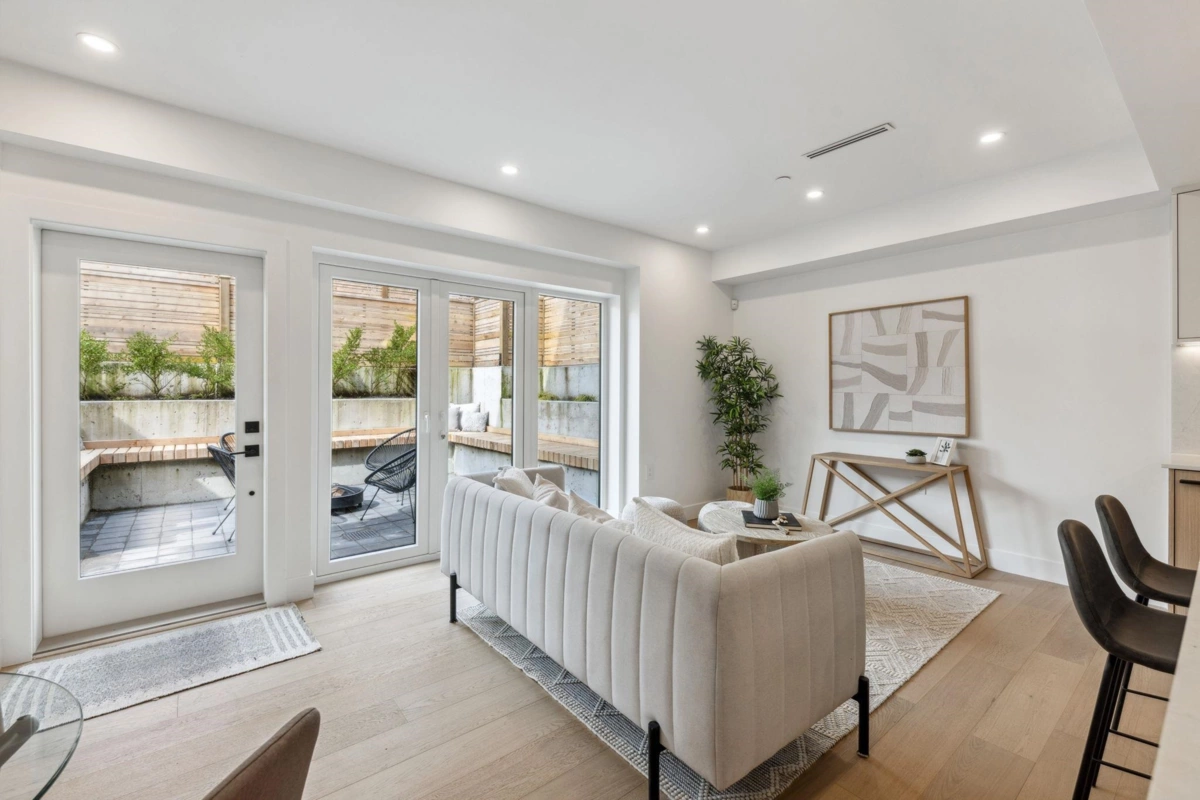 Dining Area Photo of 3383 Victoria Drive, Vancouver, BC