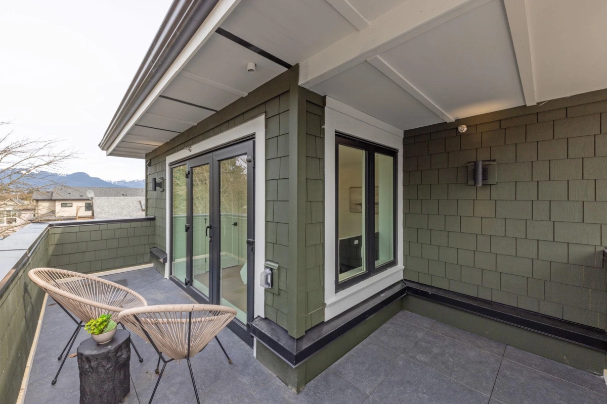 Hot Tub / Spa Photo of 3383 Victoria Drive, Vancouver, BC